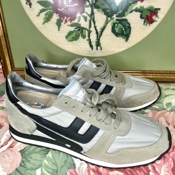 Vintage Deadstock Sonic Sneakers - Picture 2 of 11